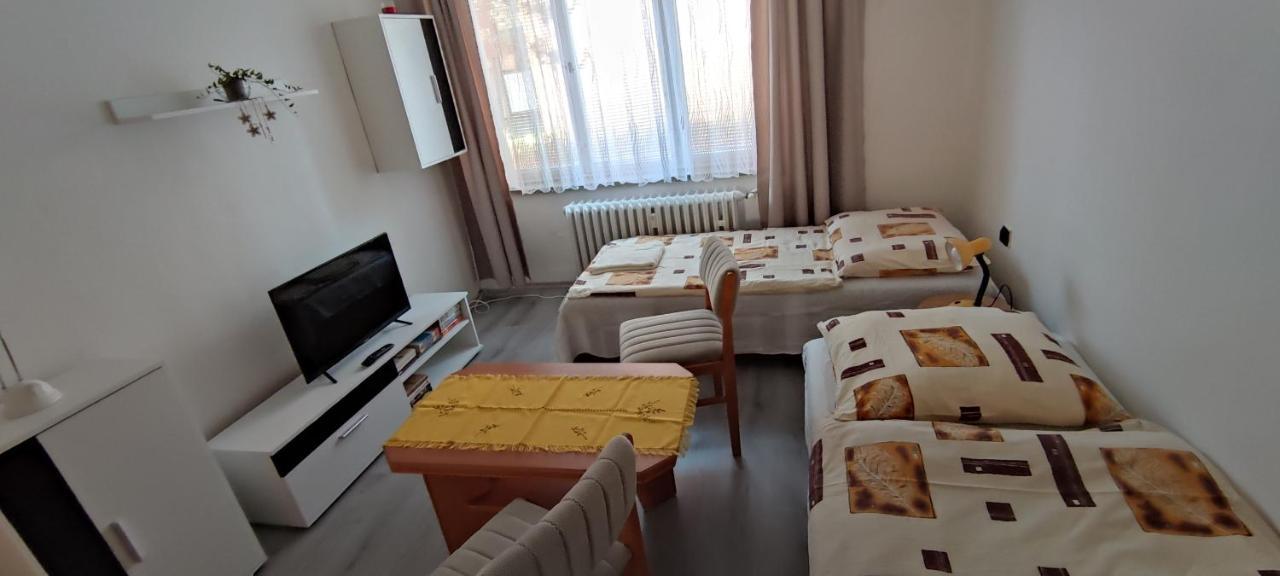 Na Sistote 628 Apartment Valasske Mezirici Luaran gambar